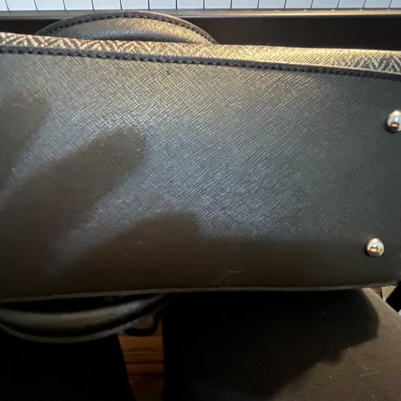 Handbag - Picture 5 of 5